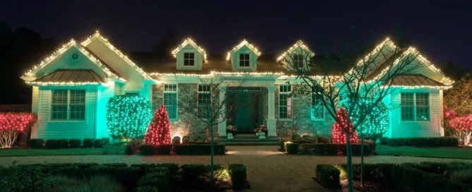 Christmas Light Installer in Lee’s Summit